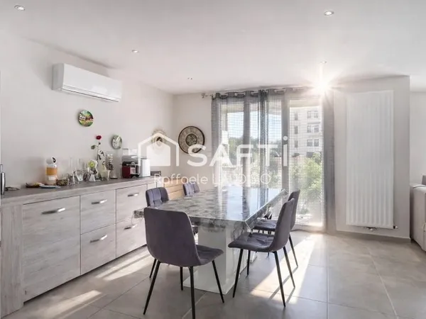 Appartement T3 rénové de 69m², à 900m des plages