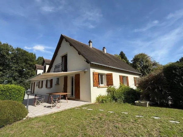 Maison 7 pièces 306 m²