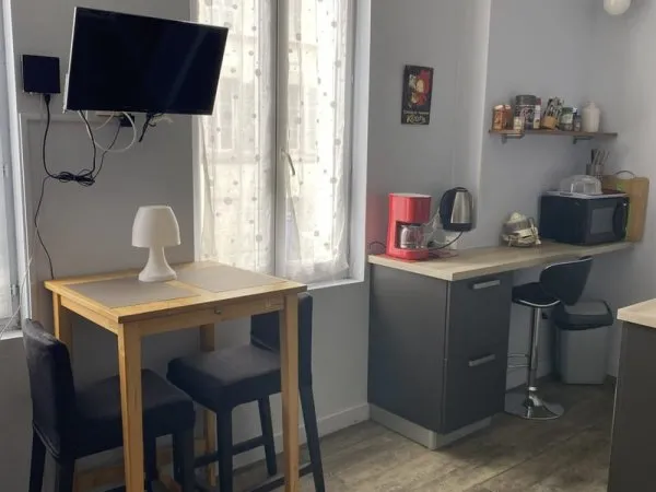 Studio rénové Hyper Centre de Rochefort Idéal investisseur