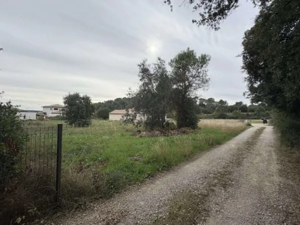 Terrain 1500 m²