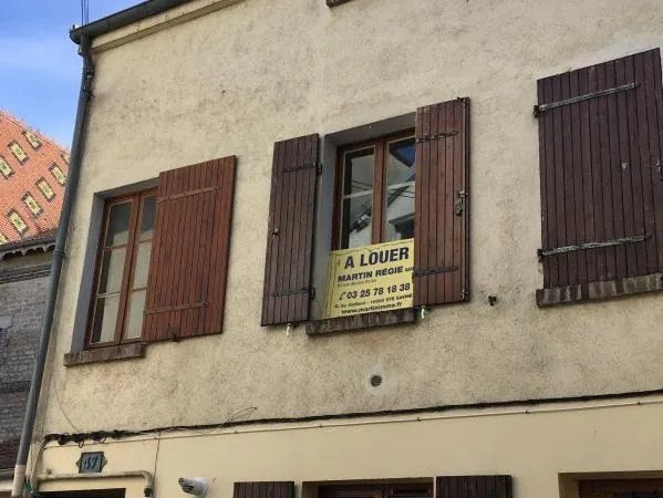 F3 TROYES limite Sainte Savine à deux pas du centre ville