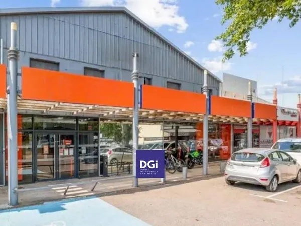 Local d'activité 1200 m²