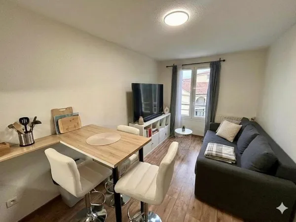 A VENDRE : FREJUS : studio 19m²