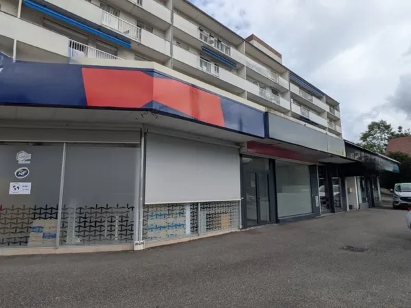 A LOUER - LOCAL COMMERCIAL