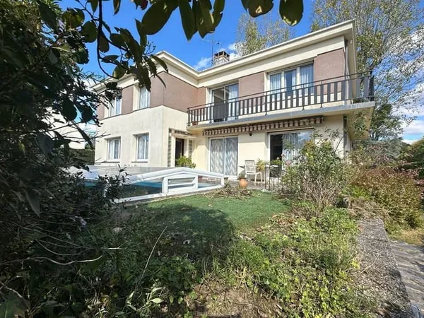 Maison 8 pièces 210 m²
