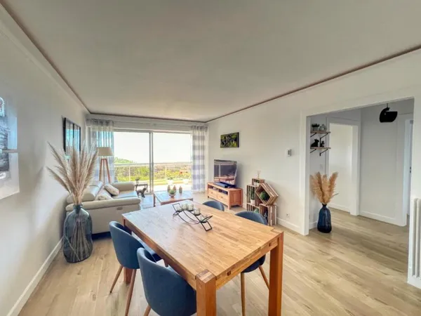 Superbe 2 Pièces Vue mer, garage, piscine