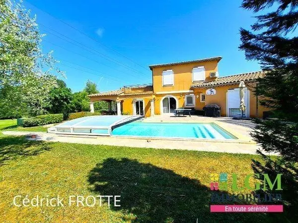 Maison 5 pièces 195 m²