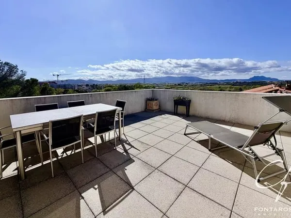 Fréjus - Dernier étage - Terrasse exceptionnelle avec vue dégagée