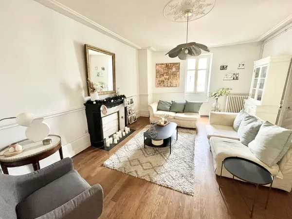 7 pièces de 183 M2 - Centre-ville - 5 chambres - Cuisine équ