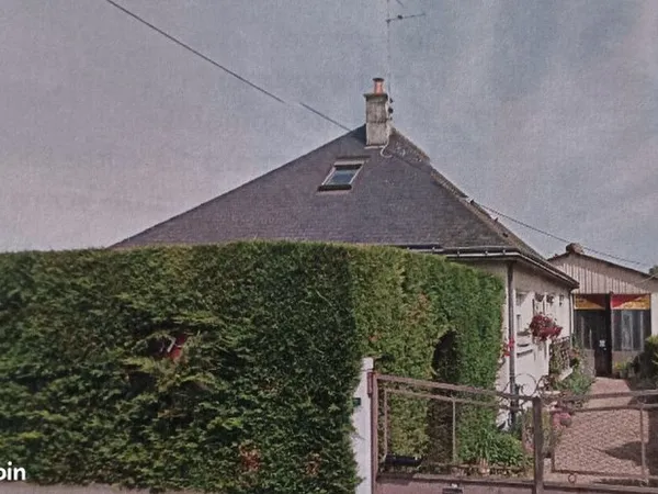 Maison familiale 6 pièces et grand entrepôt