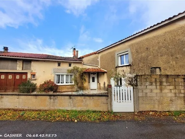 MONTJEAN (16240) : Maison de campagne 126m2 avec garage et atelier d'artisans