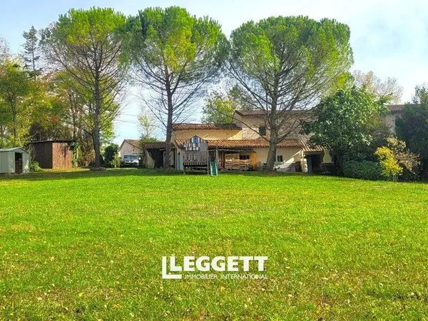 Maison 7 pièces 225 m²