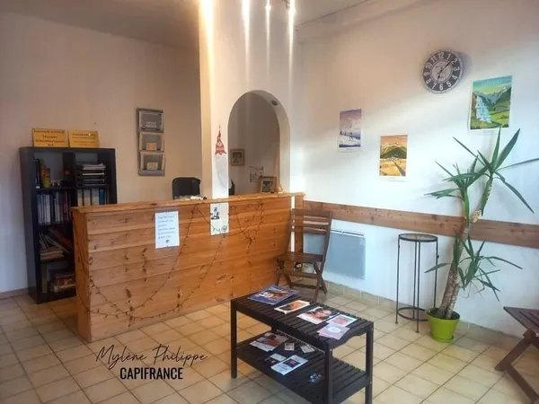 À Vendre - Local commercial 71 m² - SAINT BONNET EN CHAMPSAUR !
