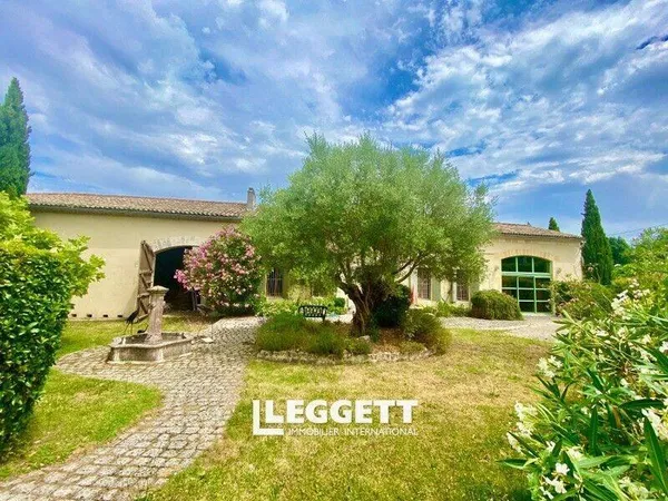 Maison 10 pièces 359 m²