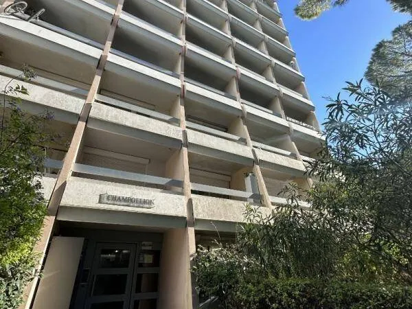 Studio 1 pièce 19 m²