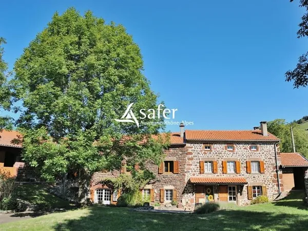 Corps de ferme / Possibilité gîte Saint Privat D'allier