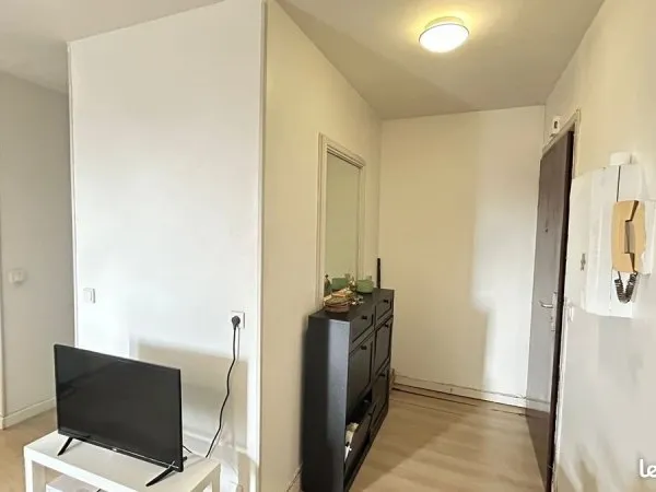 Chambre en colocation meublée - 450 CC - Évry-Courcouronnes