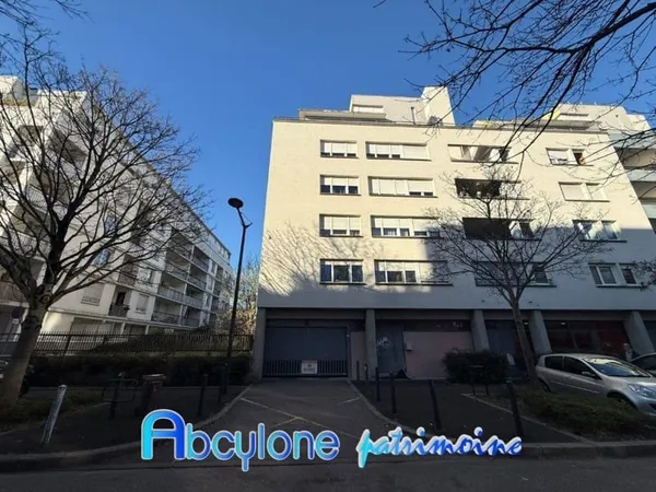 Garage de 14,36 m² en sous-sol