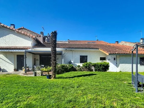 A Vendre Maison de Charme avec Jardin secteur Cazeres Au Calme