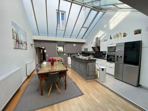 Maison 8 pièces 215 m²
