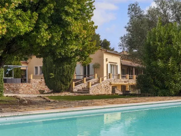 Achat : Maison Le Castellet (83330)