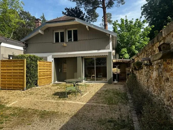 Barbizon location maison 1 chambre jardinet parking au calme