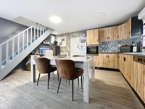 CHÂLONS-EN-CHAMPAGNE - MAISON 80 m² - COUR ET GARAGE
