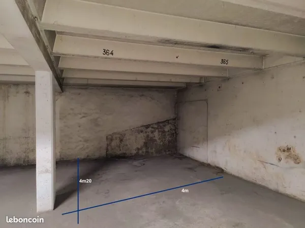 Parking/box 17 m² PARIS 13