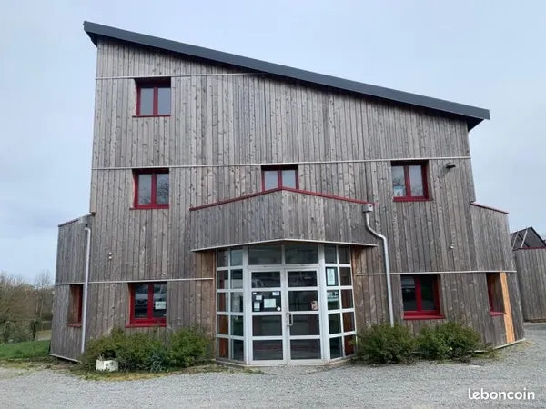 Bureaux 143 m²