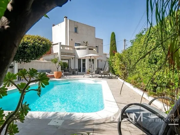 Maison familiale à la Pointe Rouge esprit vacances toute l