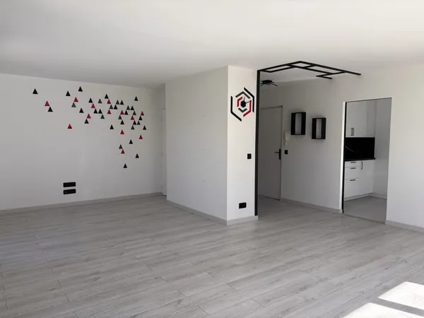 À vendre Appartement T4 avec terrasse, piscine et grand ja