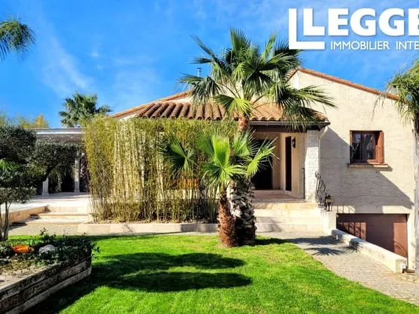 Villa de LUXE rénovée avec jardins méditerranéens, piscine, grand garage et espace atelier. 15 mn de