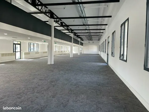 Bureaux 509 m² VENISSIEUX