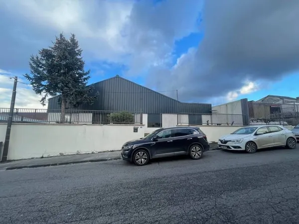 Local d'activité 432 m²