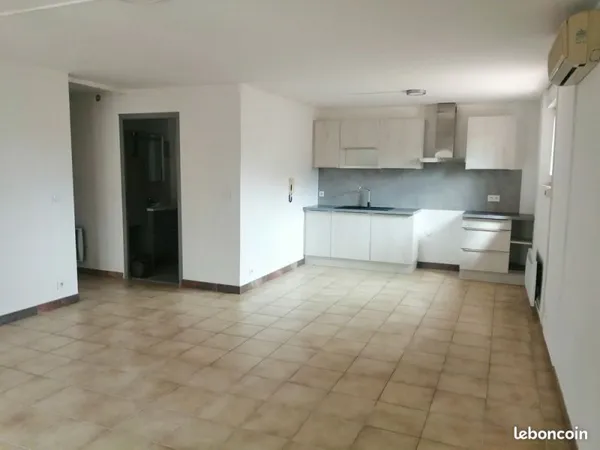 GARDANNE T2 BE 51 m² environ climatisé proximité toutes commodités