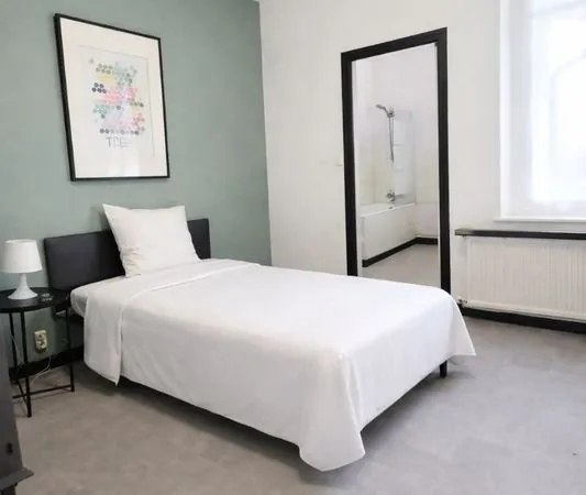 Location chambre meublée, SDB, kitchenette