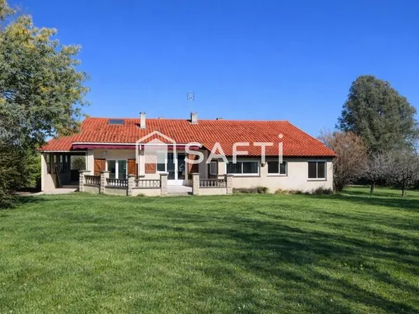 A Miélan villa T6 avec piscine et parc de 3500 m²