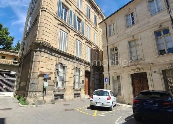 AU COEUR D'AVIGNON - Appartement meublé-