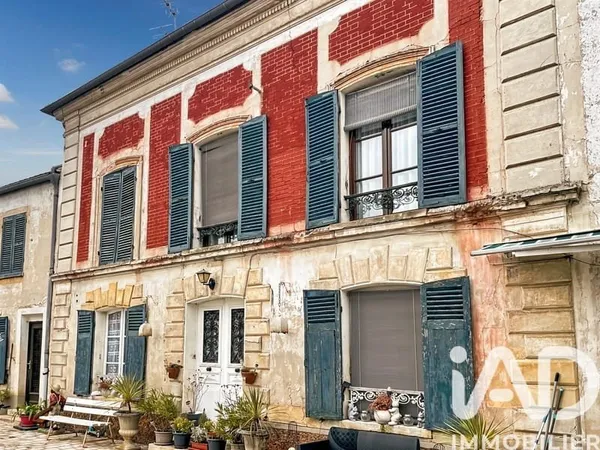 Bâtiment 273 m²