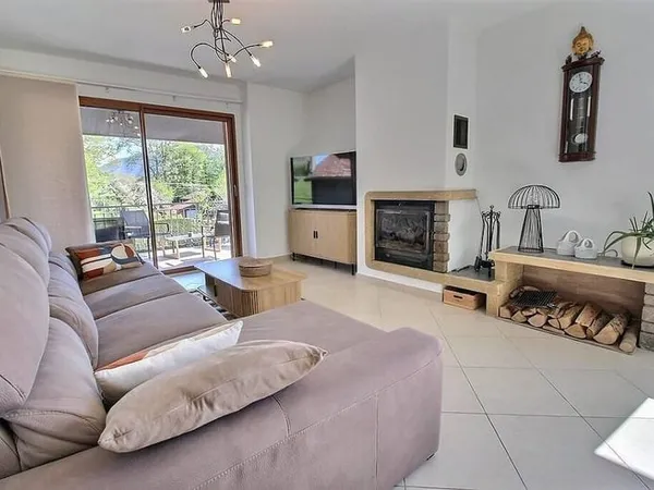 Maison 7 pièces 330 m²
