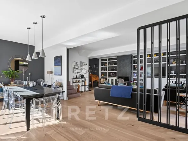 Maison contemporaine avec extérieurs intimistes