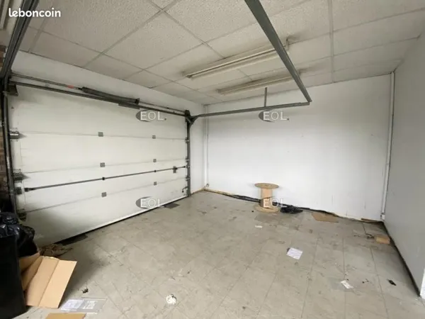 Local bureaux 320 m²