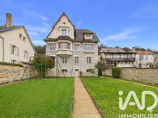Maison 9 pièces 209 m²
