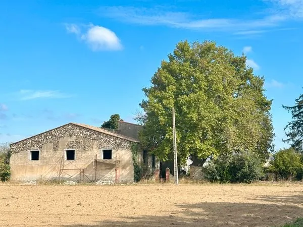 Mas catalan en pierre