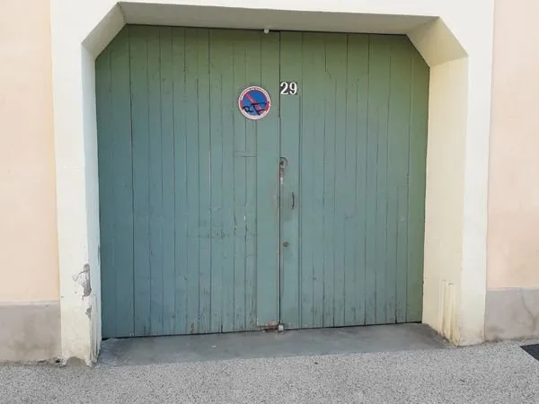 GARAGE OU ENTREPOT à LOUER
