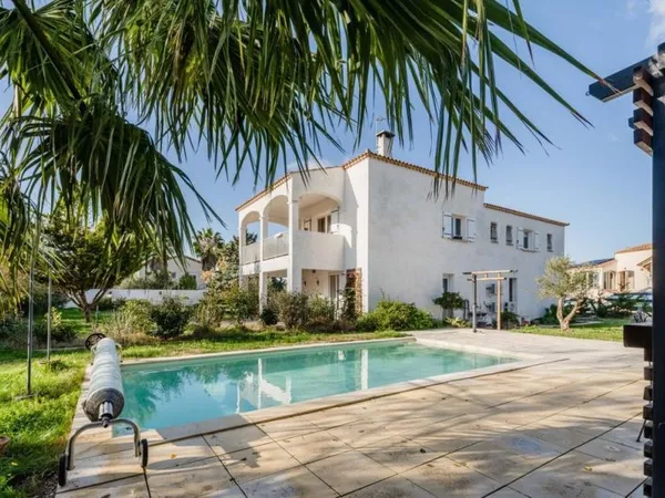 Maison de luxe 6 pièces 156 m²