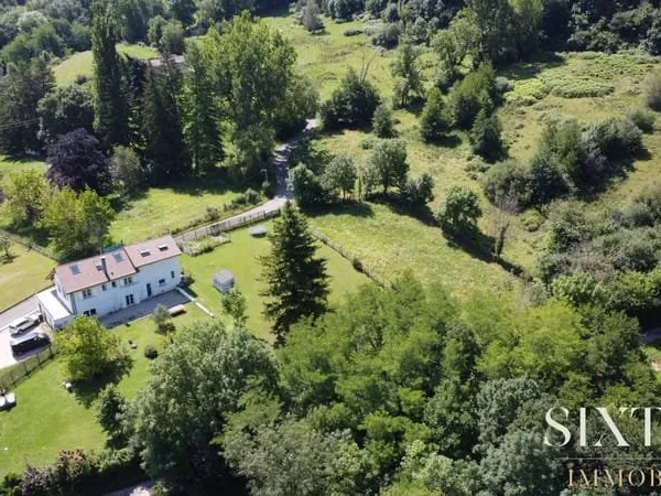 Grande maison familiale proche de Bourgoin
