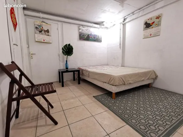 Studio 22m² en sous sol - Métro Ligne 13 Carrefour pleyel