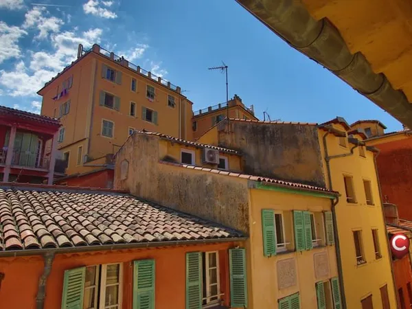 2 pièces - VIEUX-NICE - Location ETUDIANT- 38m²