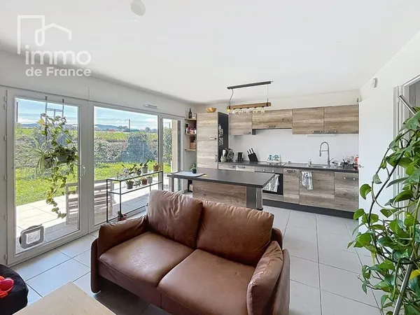Appartement Valleiry 3 pièce(s) 63 m2 avec garage fermé et place extérieure